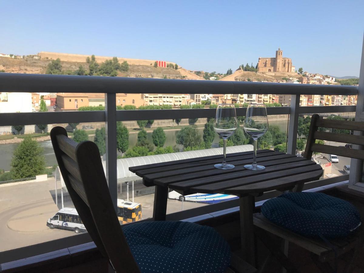 Apartamento recién reformado con vistas al río Balaguer Esterno foto